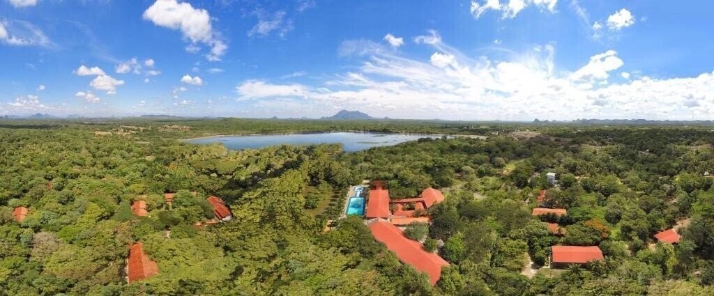 Отель Cinnamon Lodge Habarana 5*