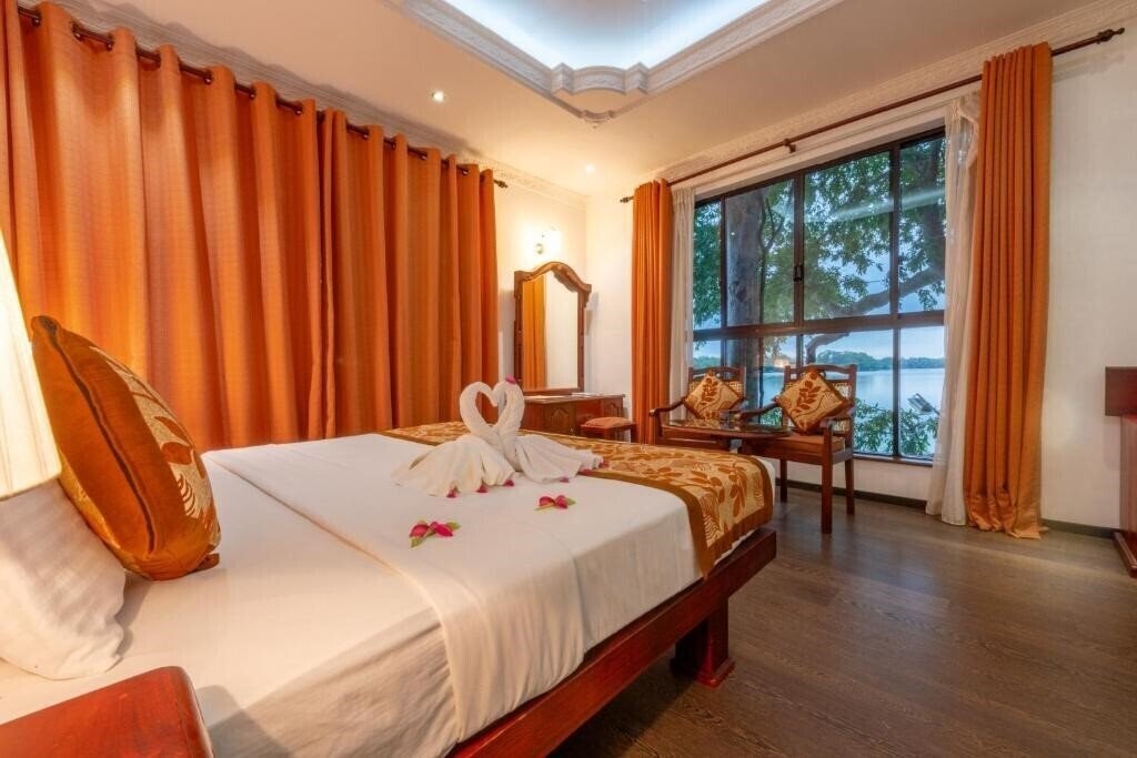 Фото Centauria Lake Resort Embilipitiya 4*
