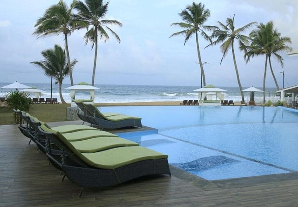 Готель Avenra Beach Hotel 4*