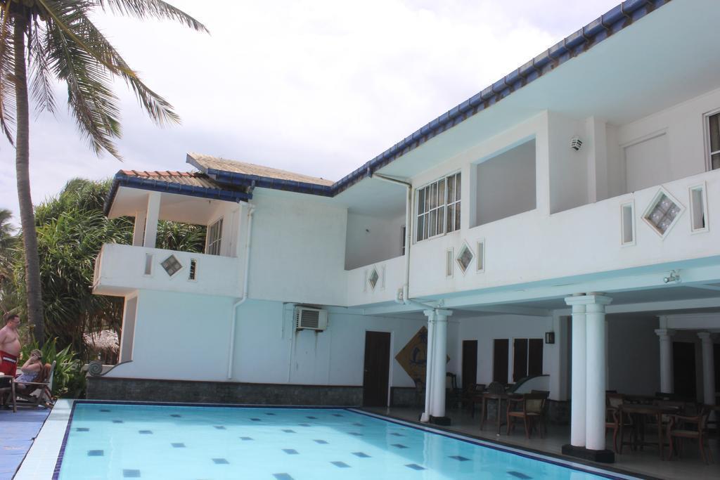 Готель Nippon Villa Beach Resort 2*