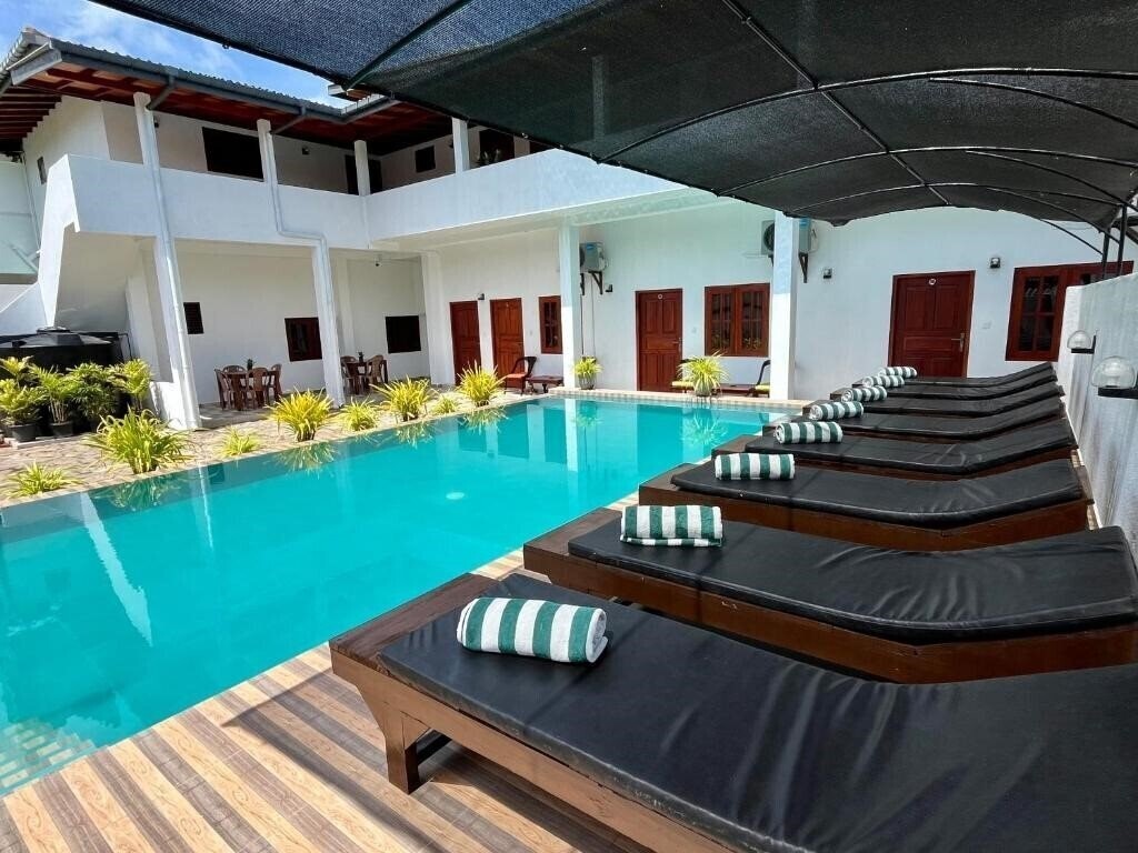 Готель Drifters Guesthouse 1*