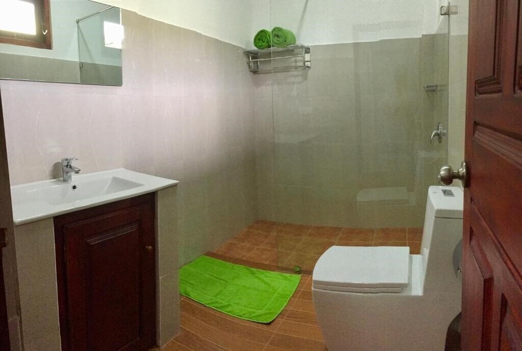 Фотографія Serenade Beach Hotel 3*