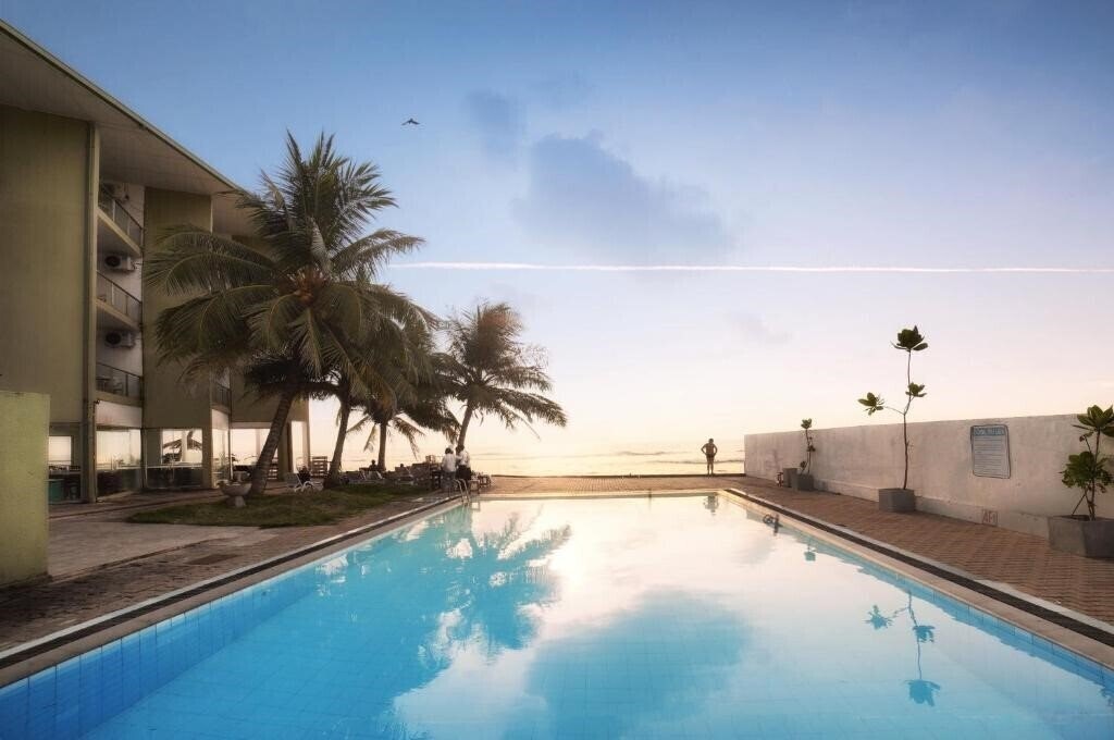 Фото Hikkaduwa Beach 3*