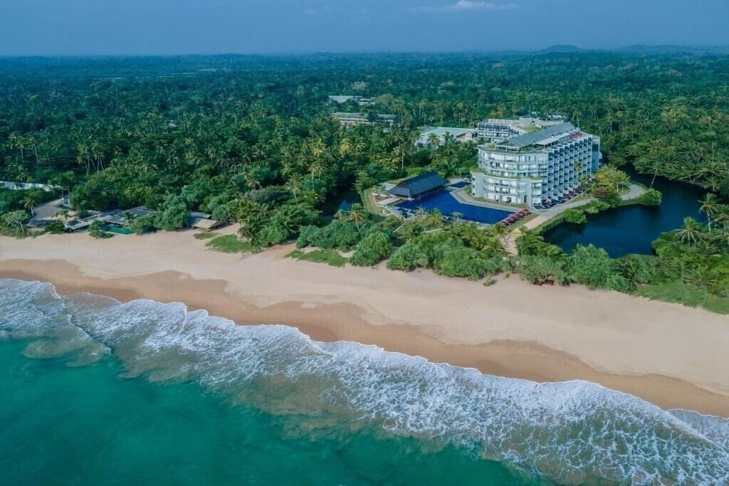 Готель Sheraton Kosgoda Turtle Beach Resort 5*