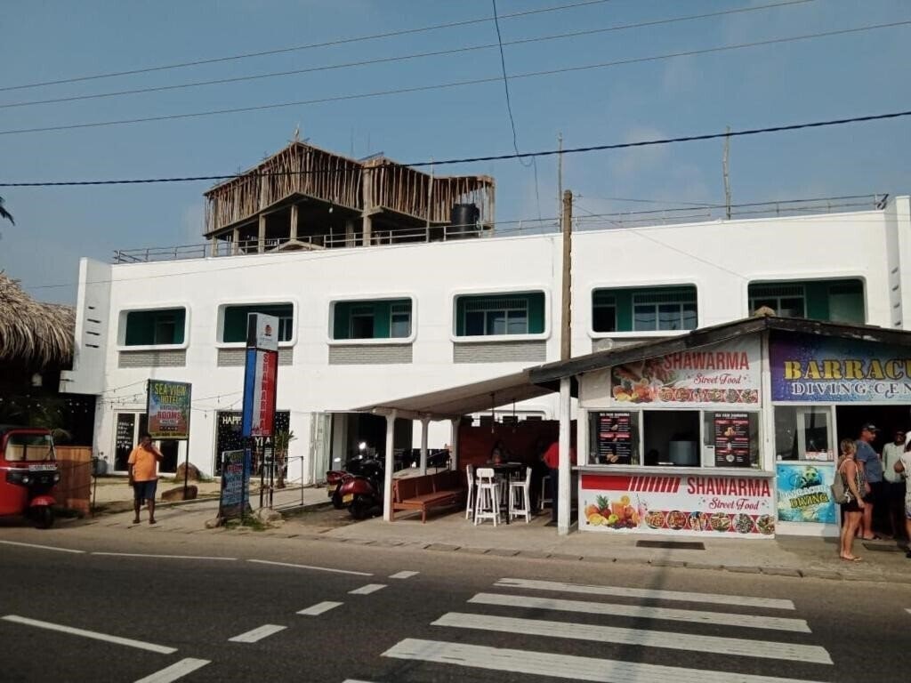 Отель Sea View Apartments Hikkaduwa 2*