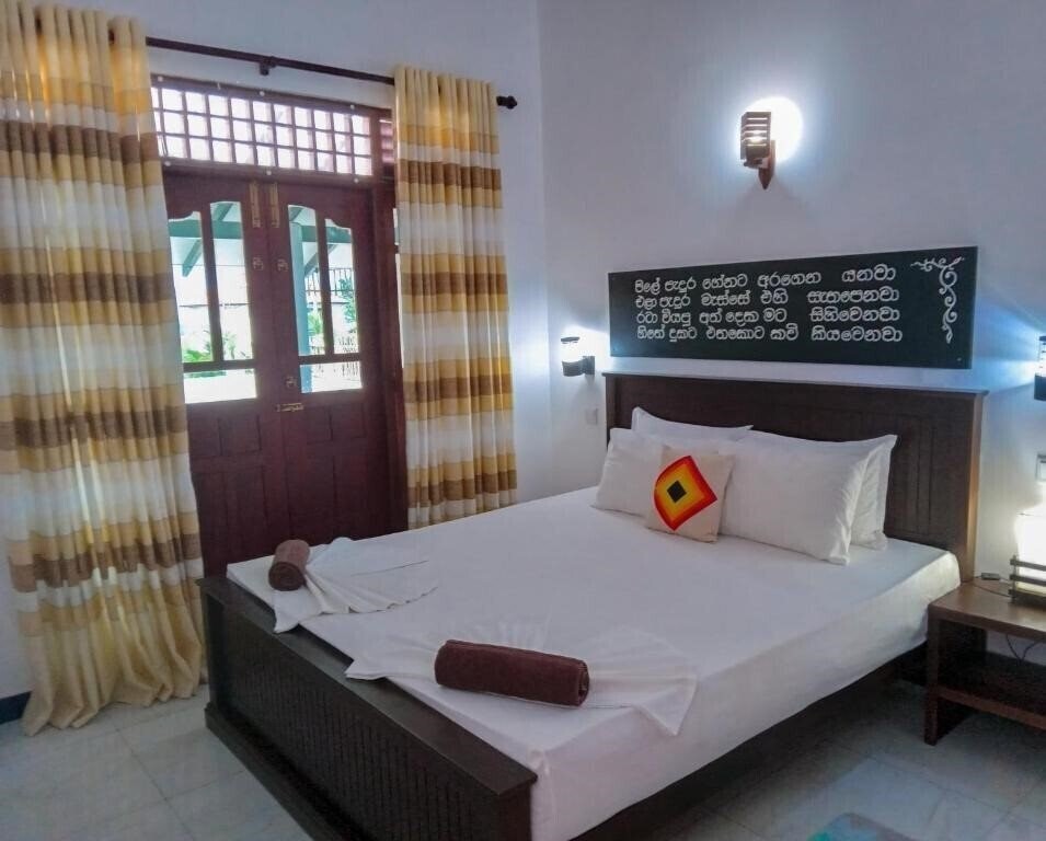 Отель Aliya Aliya 2*