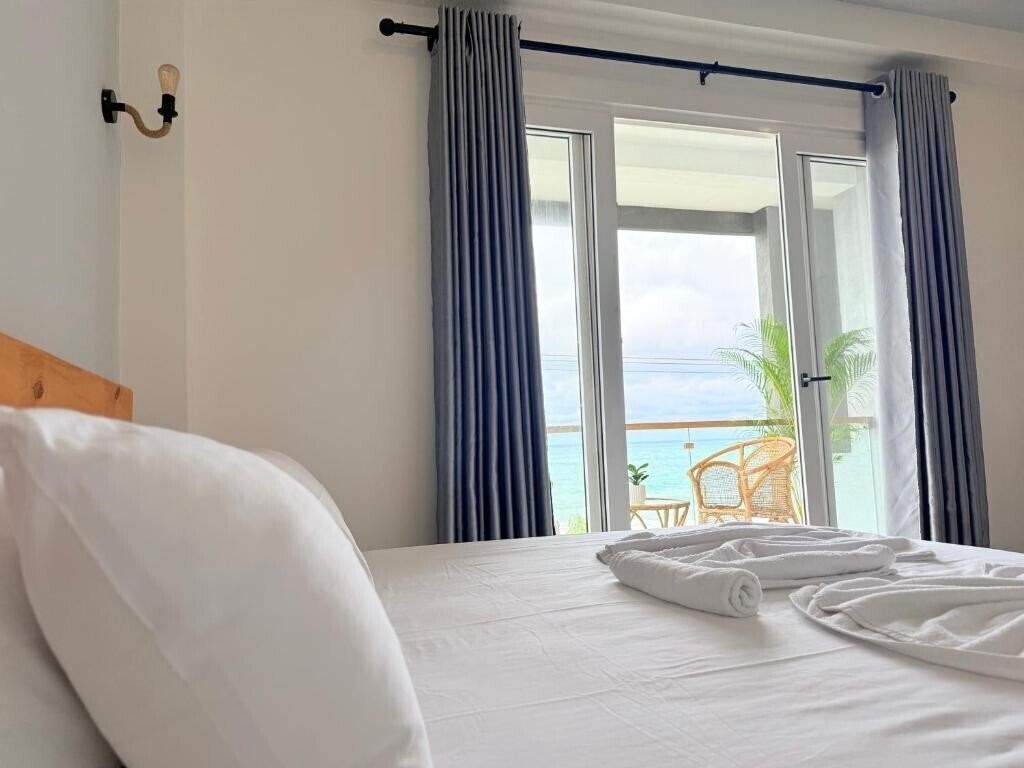 Фото Goalie Beachfront Resort 3*