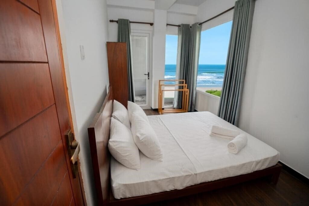 Фотографія Goalie Beachfront Resort 3*