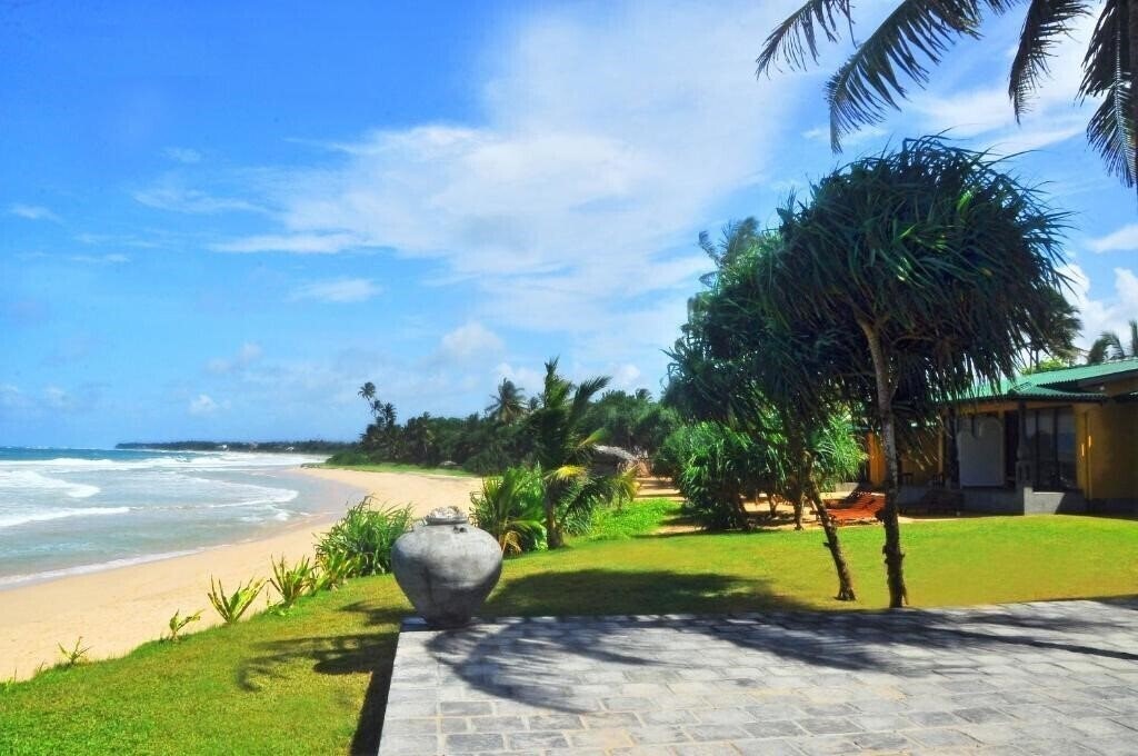 Отель The Beach Cabanas 4*