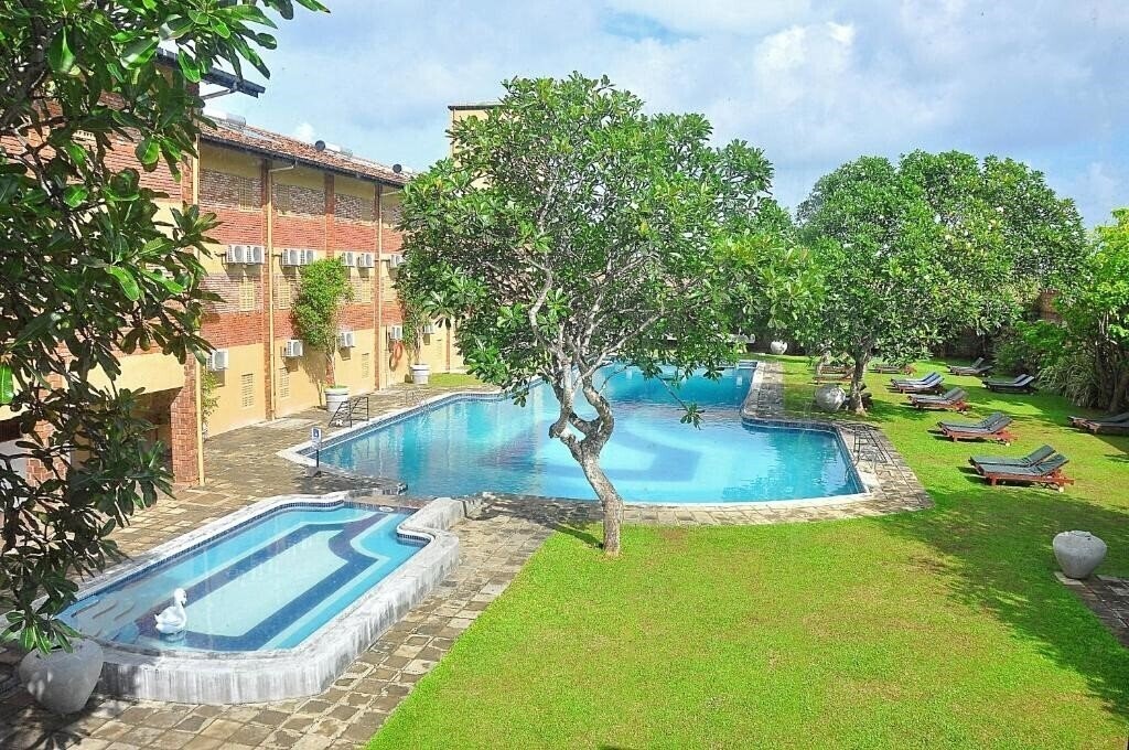 Готель Long Beach Resort 4*