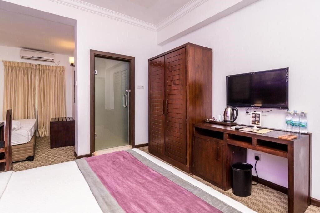 Фото Ceylon City Hotel 3*