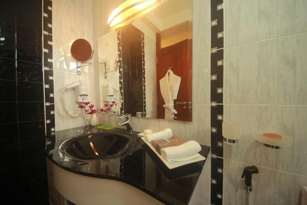 Фотография Unique Towers Luxury Boutique Suites 4*