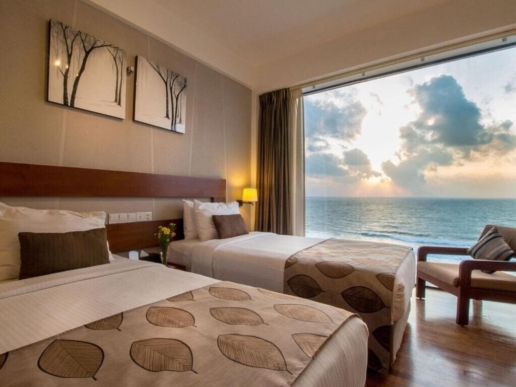 Отель The Ocean Colombo 4*