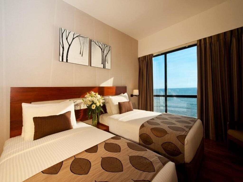 Фото The Ocean Colombo 4*