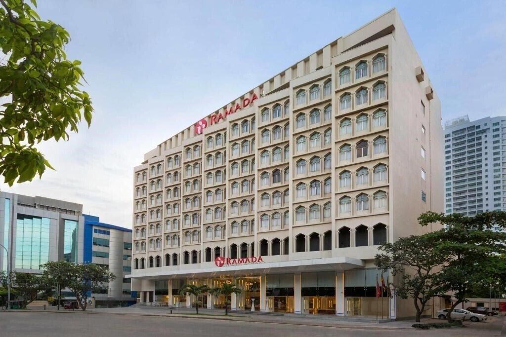 Отель Ramada 3*