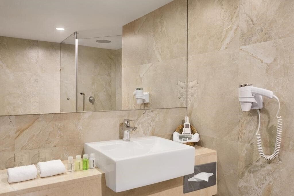 Фотография Ramada 3*