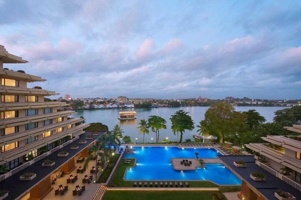 Фотографія Cinnamon Lakeside Colombo 5*