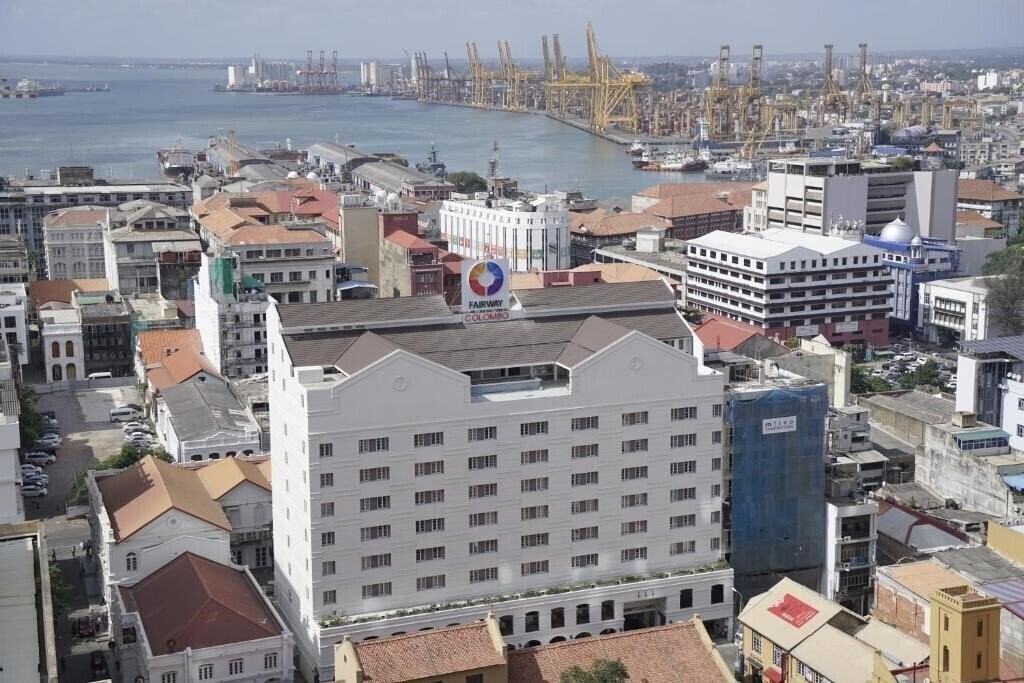 Готель Fairway Colombo 4*