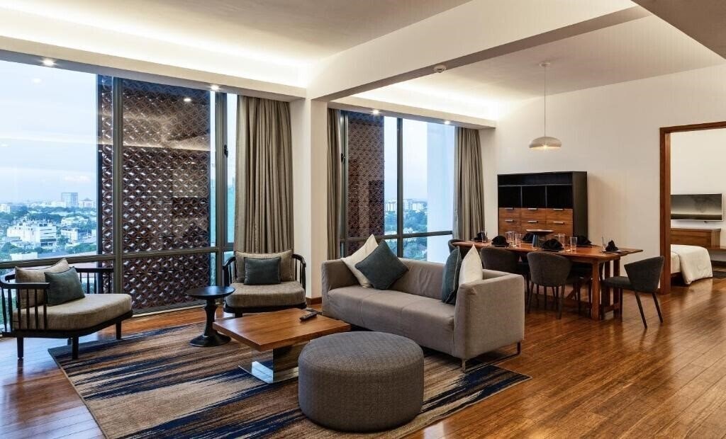 Фотографія Jetwing Colombo Seven 5*