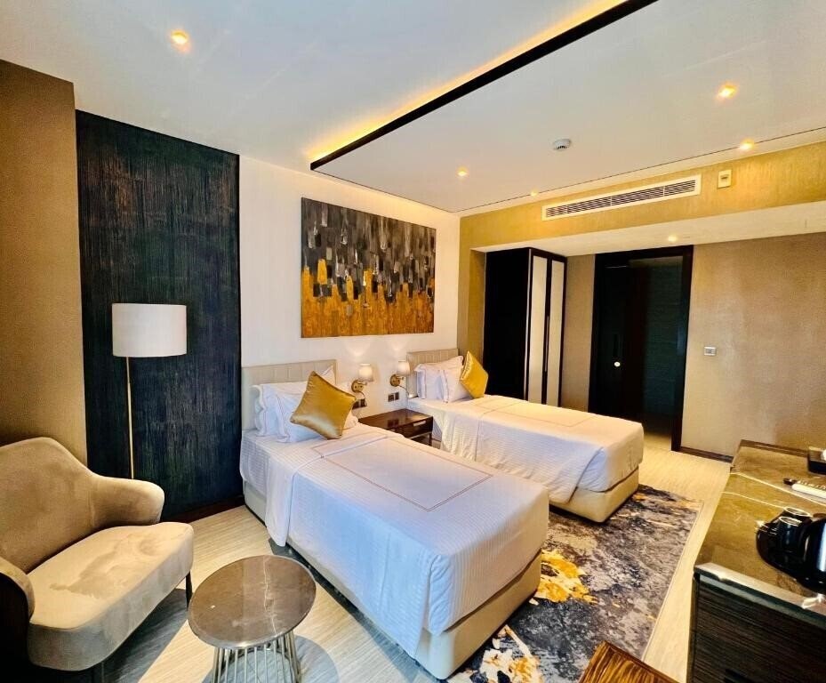 Готель Zest Metropole 3*