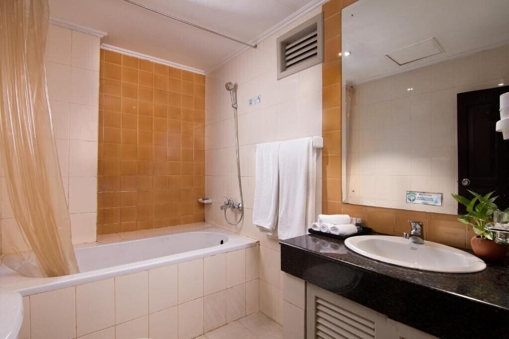 Фотографія Oak Ray Colombo City Hotel 4*