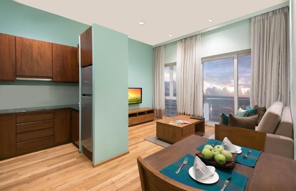 Фото Ocean Edge Suites & Hotel Colombo 4*