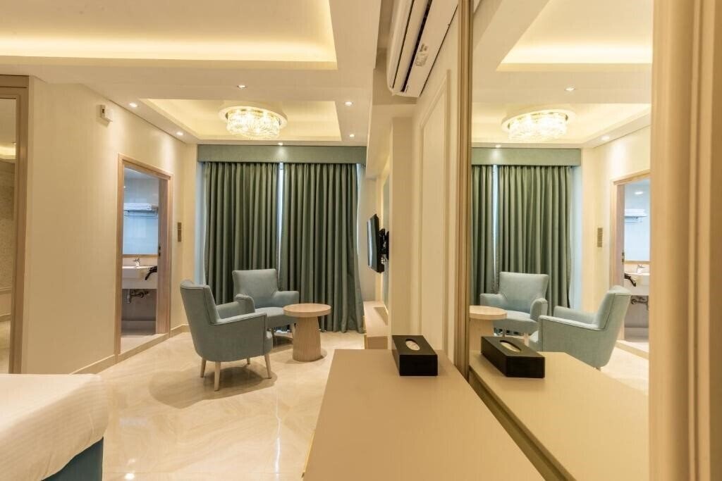 Готель Marina Bay Colombo 4*