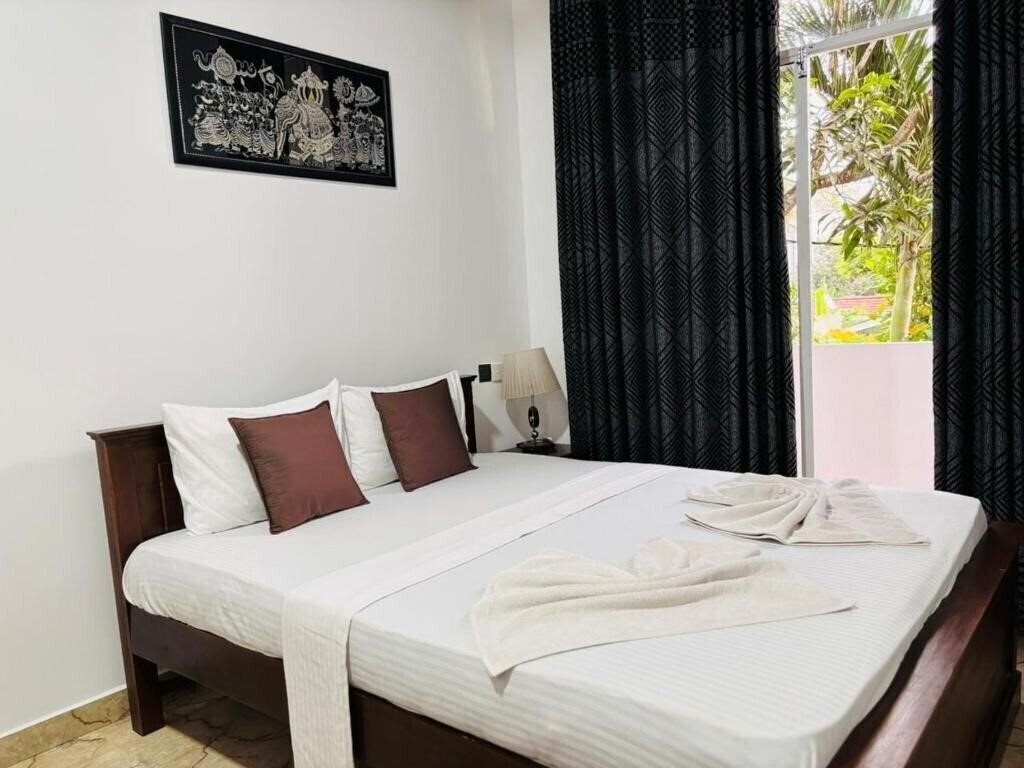 Готель Ashford Beach Guesthouse 2*