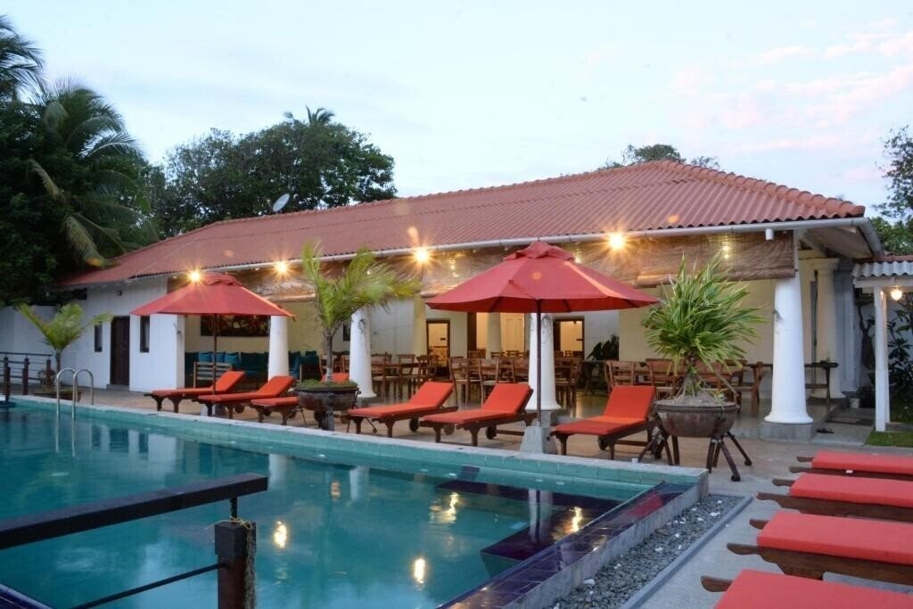 Готель Pinipahana Walauwa 3*