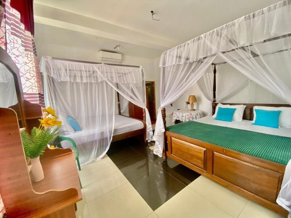 Фото Liyanage Resort 2*