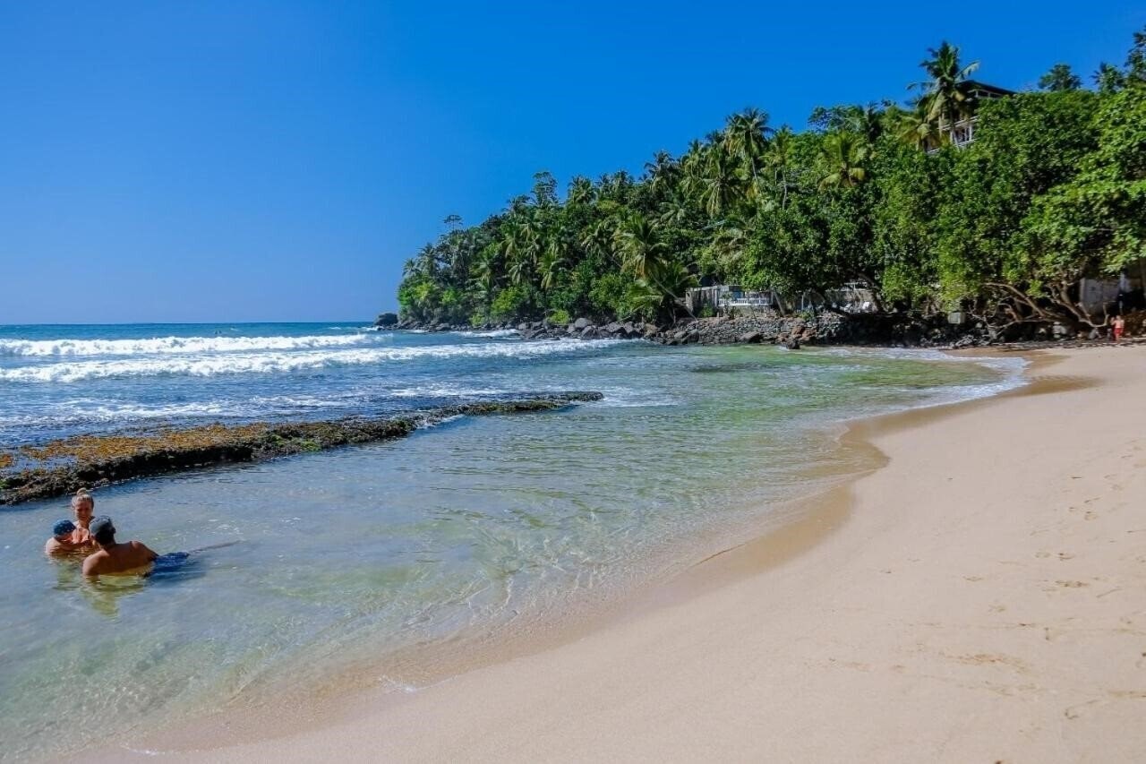 Готель Coral Beach Resort 2*