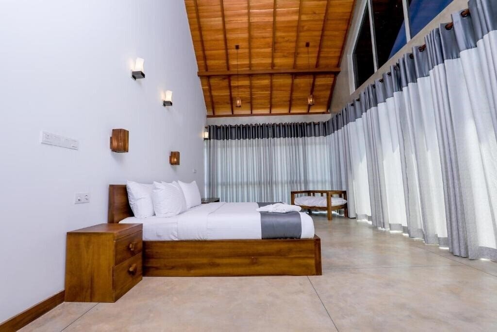 Фото Somerset Mirissa 4*