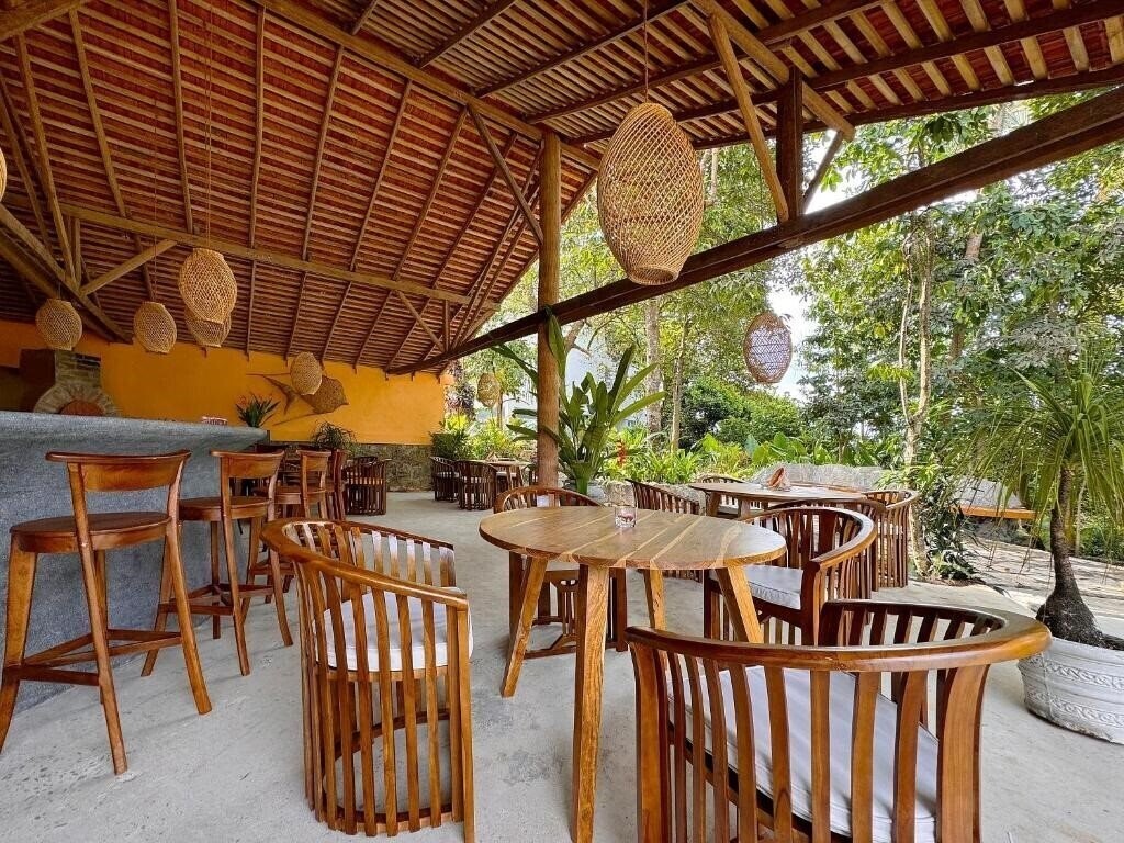 Фото Coastline Mirissa Boutique Hotel & SPA 5*