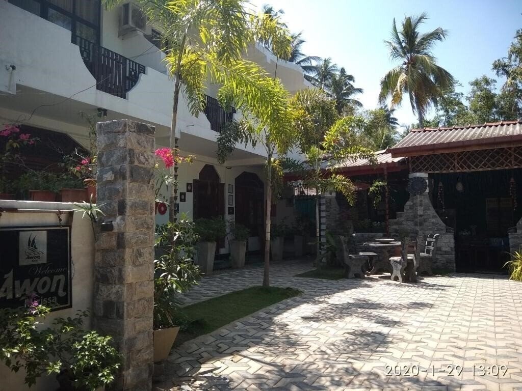 Готель Awon Hotel Mirissa 3*
