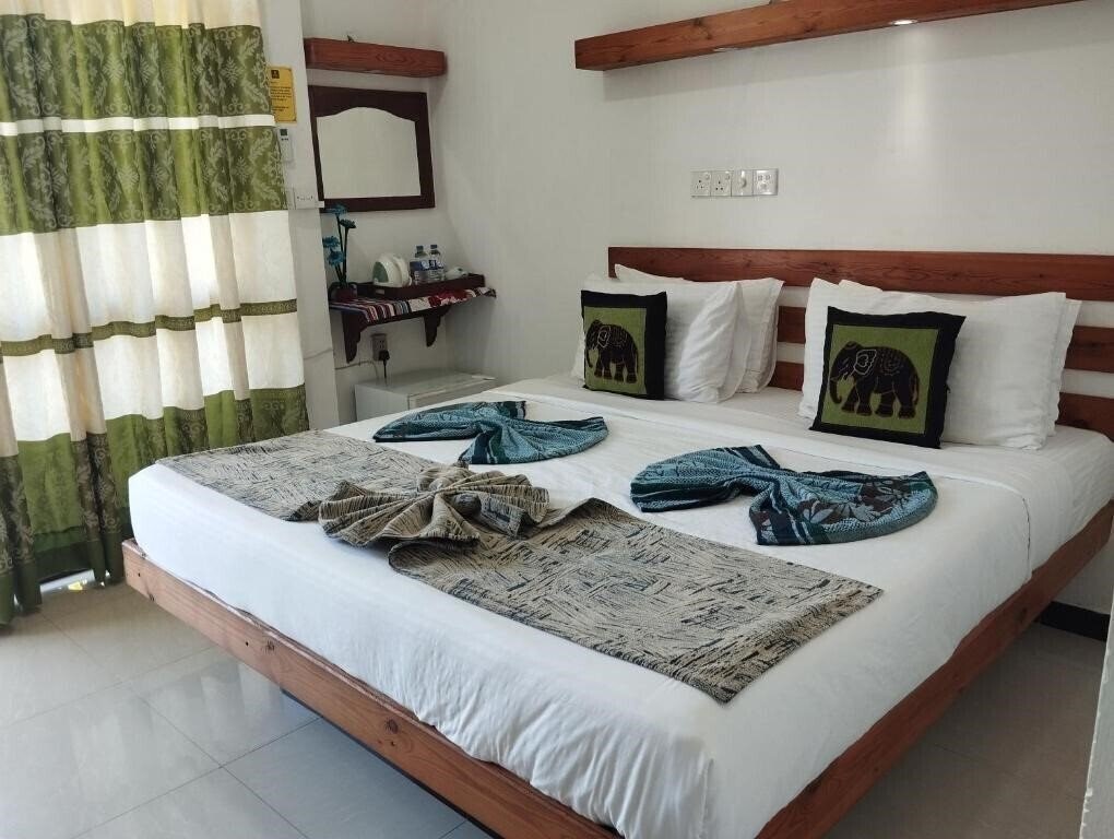Фото Awon Hotel Mirissa 3*