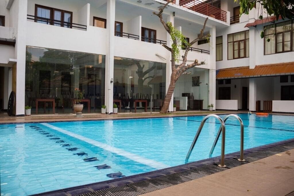Готель Wind Mill Beach Hotel 1*