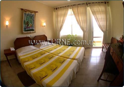 Готель Goldi Sands Hotel 3*
