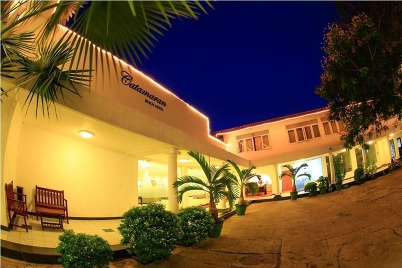 Готель Catamaran Beach Hotel 3*
