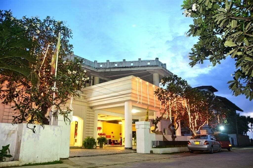 Готель Rainbow Beach Hotel 3*