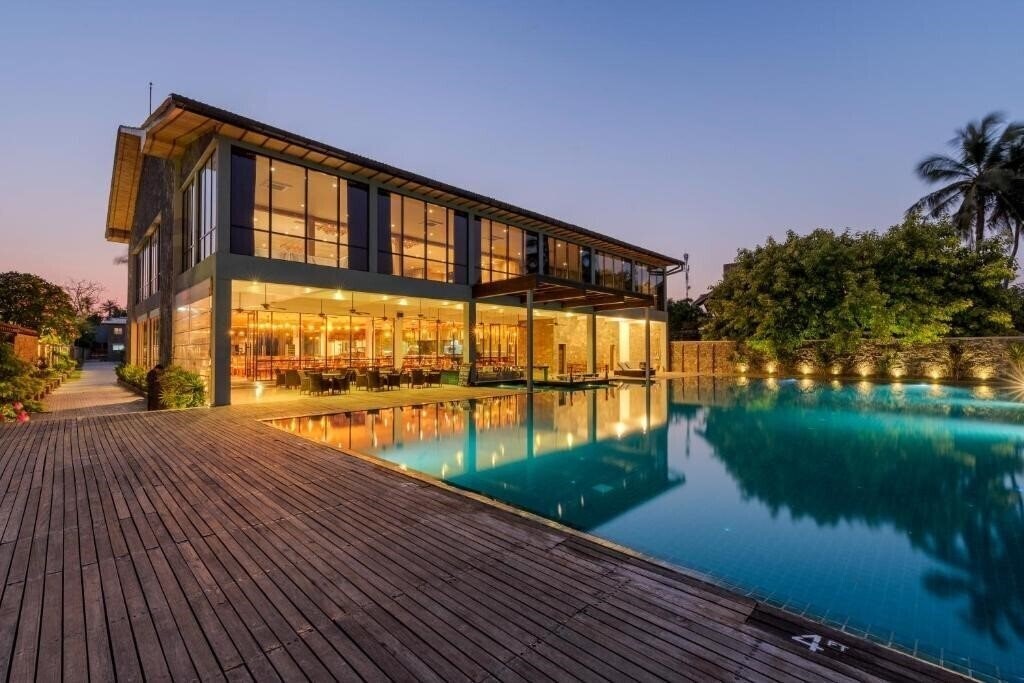 Готель Arie Lagoon 4*