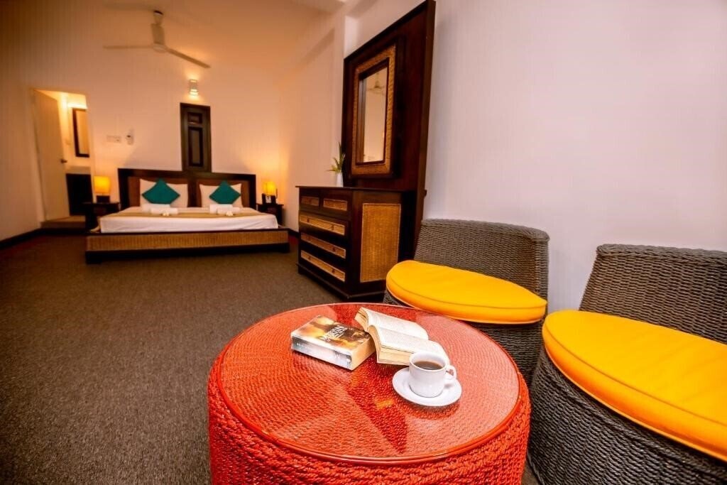 Фото St.Lachlan Hotel & Suites 3*