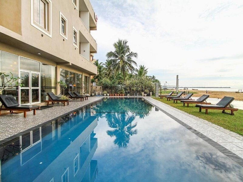 Отель Grace Beach Resort 2*