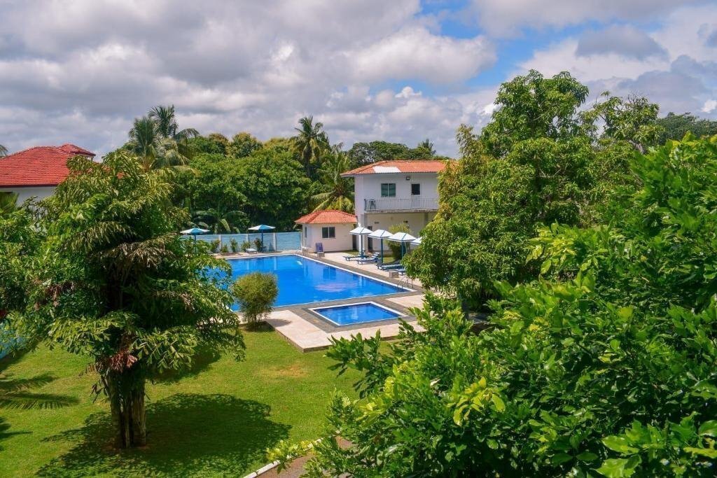 Готель Lavinia 3*