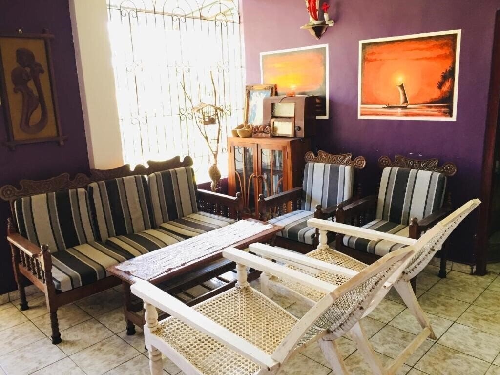 Фотографія White House Negombo 3*