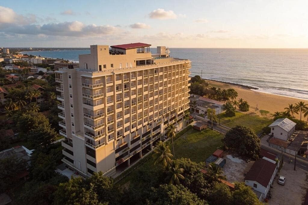 Готель Corundum Breeze Negombo 4*