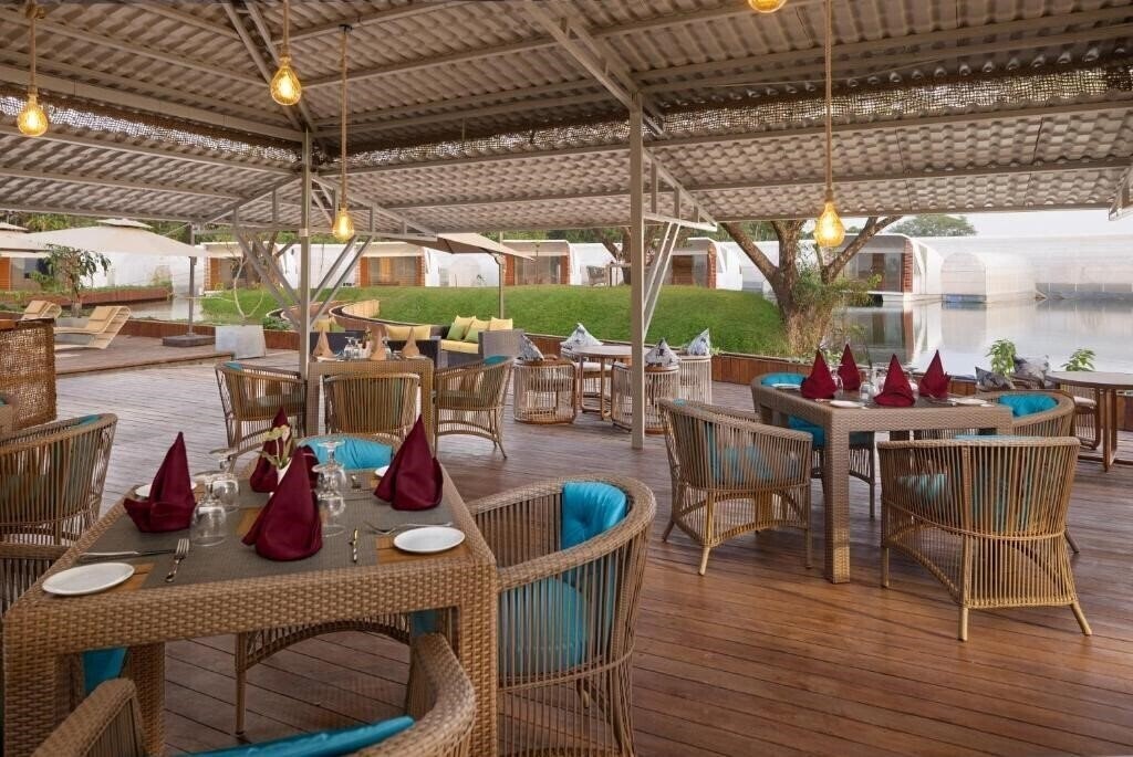 Картинка Bolagala Agro Floating Resort 4*