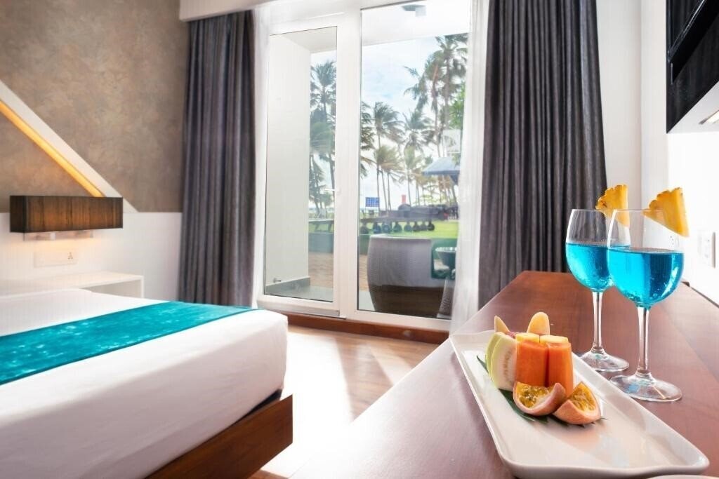 Фотографія Camelot Beach 3*