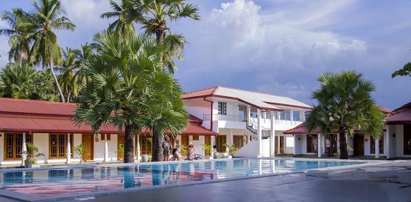 Готель Palm Resort Nilaveli 3*