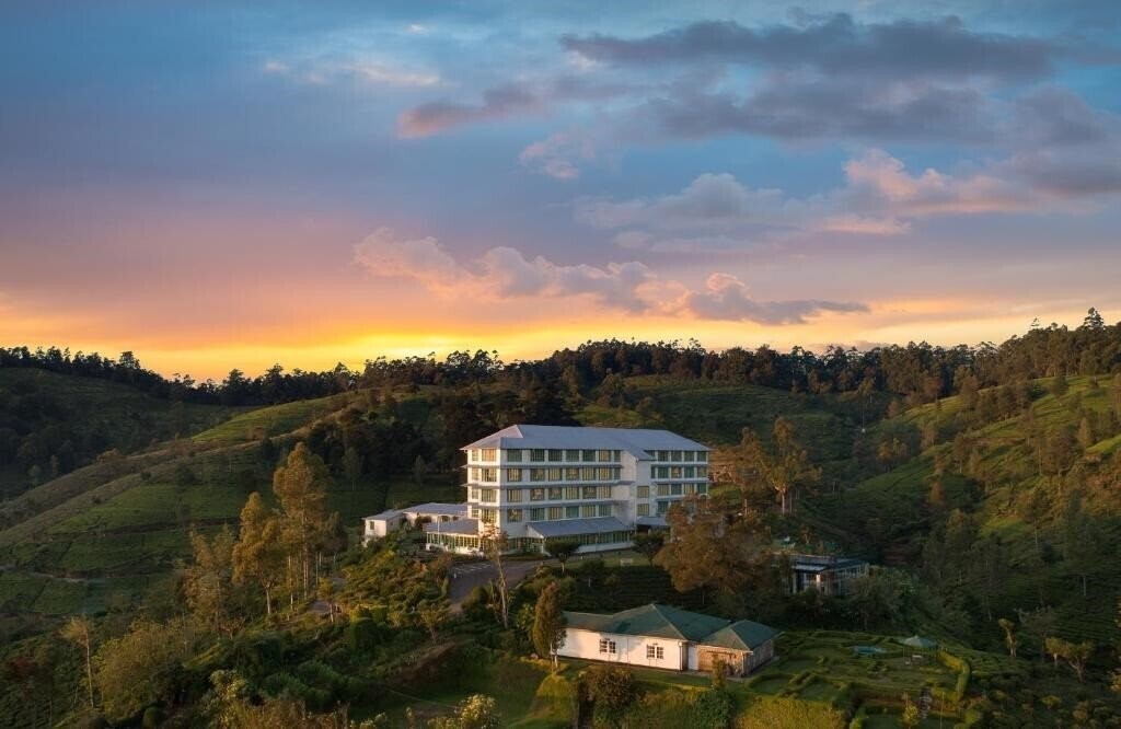 Отель Heritance Tea Factory 4*
