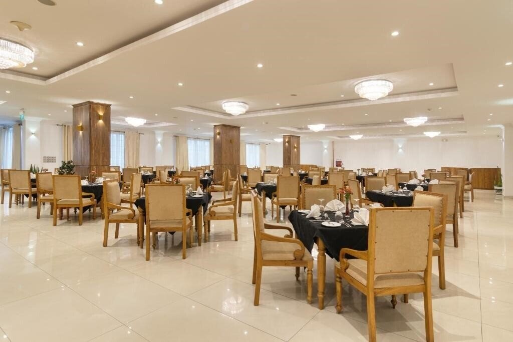 Картинка Araliya Green City 5*